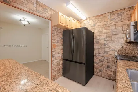 17021 N Bay Road Sunny Isles Beach FL 33160