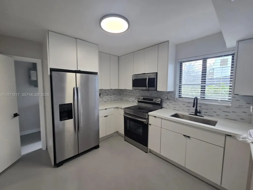 490 NE 170th Street North Miami Beach FL 33162