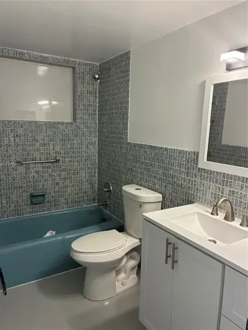 490 NE 170th Street North Miami Beach FL 33162