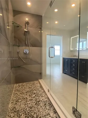 6039 Collins Avenue Miami Beach FL 33140