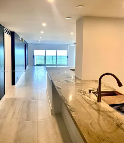 6039 Collins Avenue Miami Beach FL 33140