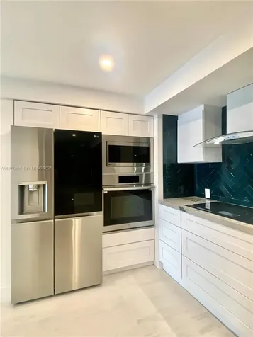 6039 Collins Avenue Miami Beach FL 33140