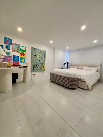 6039 Collins Avenue Miami Beach FL 33140