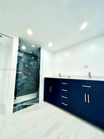 6039 Collins Avenue Miami Beach FL 33140