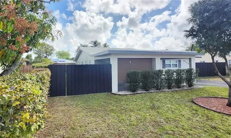 8116 NW 72nd Avenue Tamarac FL 33321