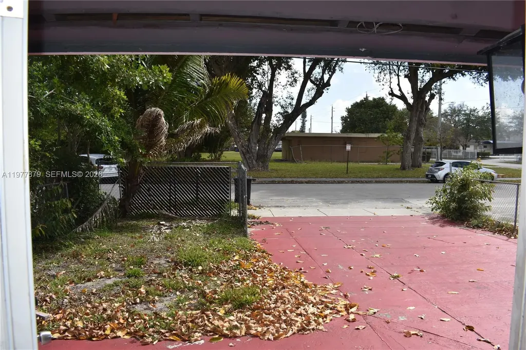2121 NW 26th Avenue Fort Lauderdale FL 33311