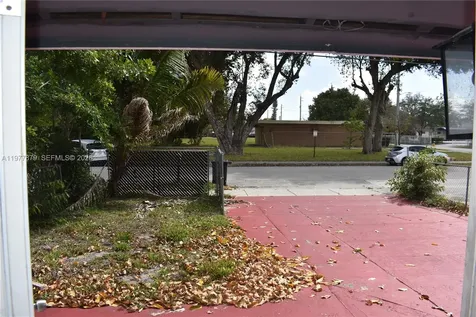 2121 NW 26th Avenue Fort Lauderdale FL 33311