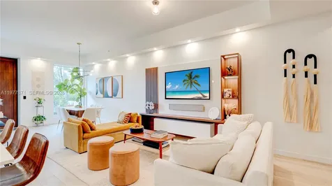 545 SW 11th Street Miami FL 33129