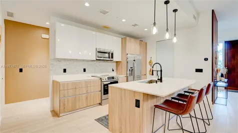 545 SW 11th Street Miami FL 33129