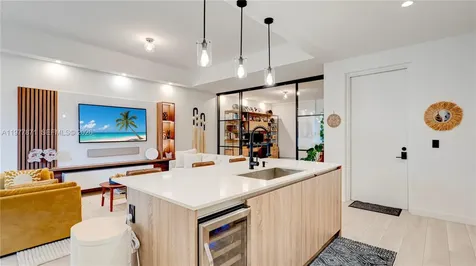 545 SW 11th Street Miami FL 33129