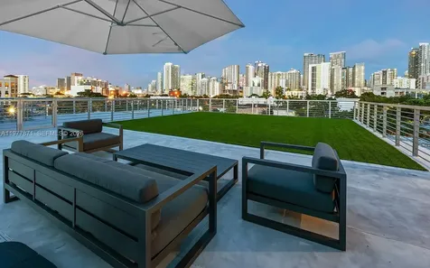 545 SW 11th Street Miami FL 33129