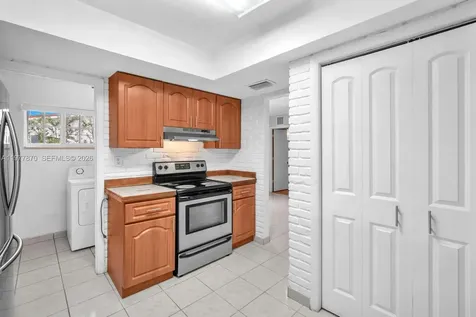 2030 NW 91st Terrace Pembroke Pines FL 33024