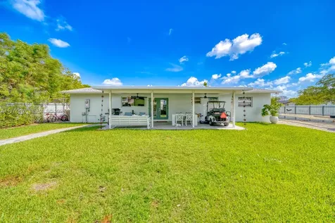 9104 SW 180th Street Palmetto Bay FL 33157