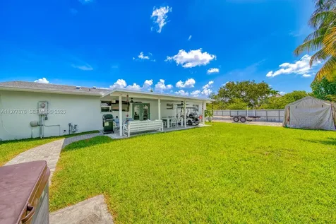 9104 SW 180th Street Palmetto Bay FL 33157