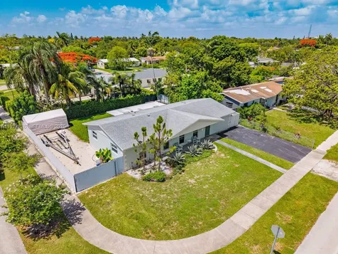 9104 SW 180th Street Palmetto Bay FL 33157
