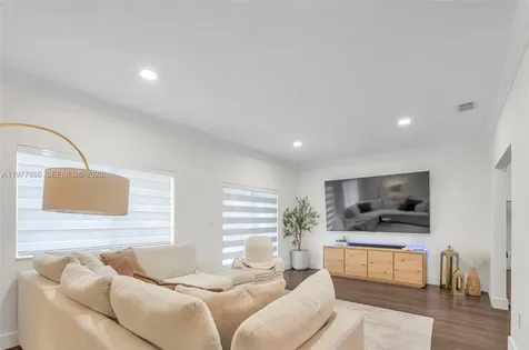 14486 SW 158th Place Miami FL 33196