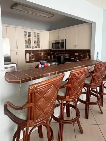 5601 Collins Avenue Miami Beach FL 33140