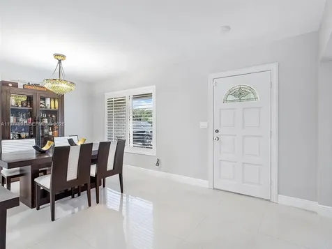 5620 SW 9th Street Plantation FL 33317