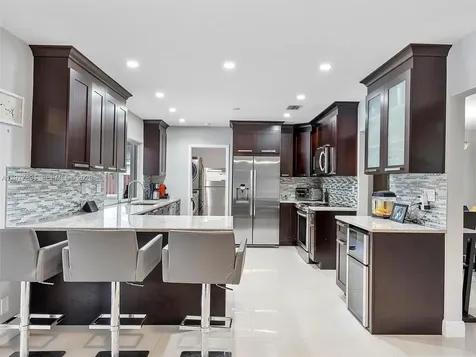 5620 SW 9th Street Plantation FL 33317