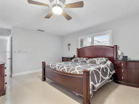 5620 SW 9th Street Plantation FL 33317