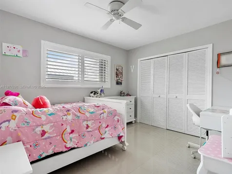 5620 SW 9th Street Plantation FL 33317