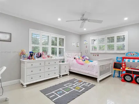 5620 SW 9th Street Plantation FL 33317