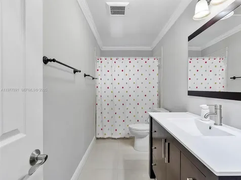 5620 SW 9th Street Plantation FL 33317