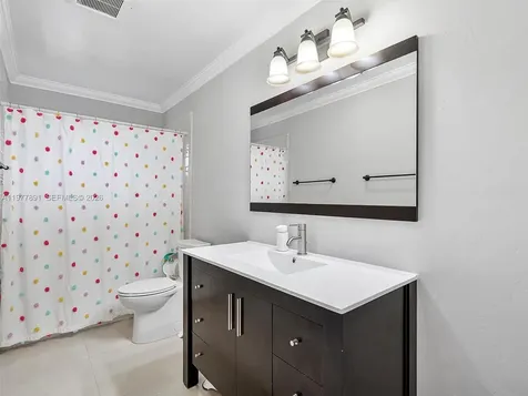 5620 SW 9th Street Plantation FL 33317