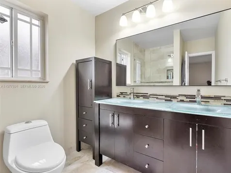 5620 SW 9th Street Plantation FL 33317