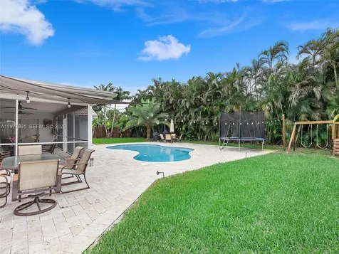 5620 SW 9th Street Plantation FL 33317
