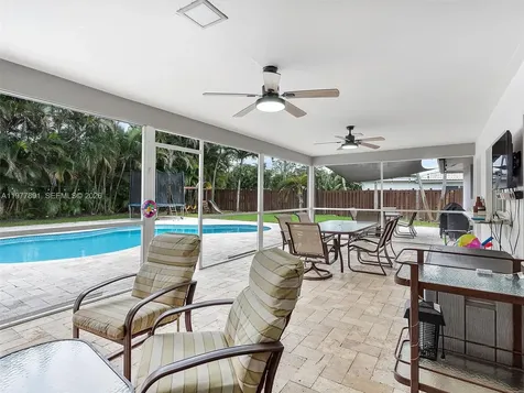 5620 SW 9th Street Plantation FL 33317