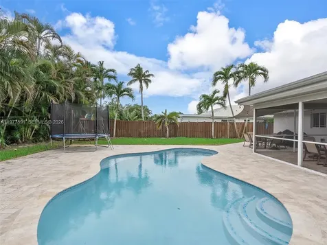 5620 SW 9th Street Plantation FL 33317