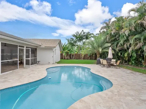 5620 SW 9th Street Plantation FL 33317