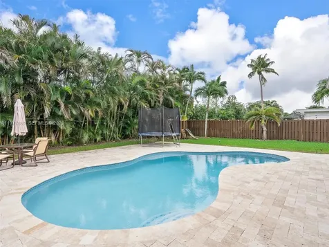 5620 SW 9th Street Plantation FL 33317