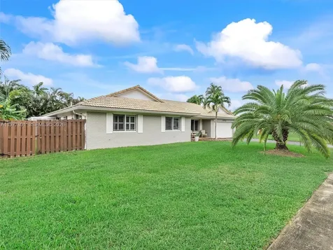 5620 SW 9th Street Plantation FL 33317