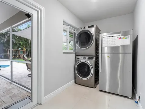 5620 SW 9th Street Plantation FL 33317