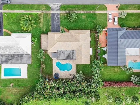 5620 SW 9th Street Plantation FL 33317