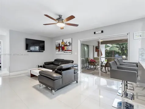 5620 SW 9th Street Plantation FL 33317