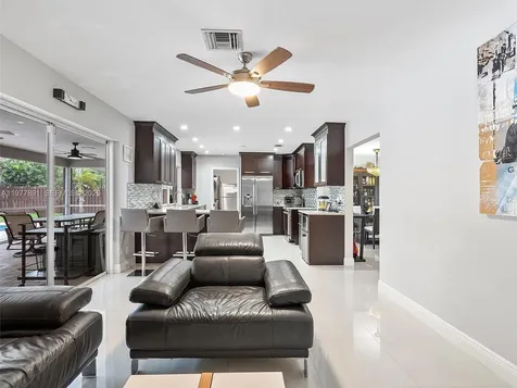 5620 SW 9th Street Plantation FL 33317