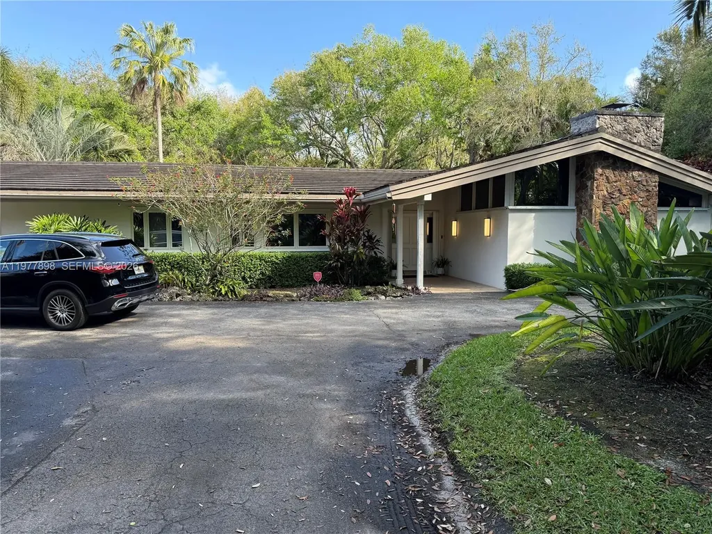 6399 SW 100th Street Pinecrest FL 33156
