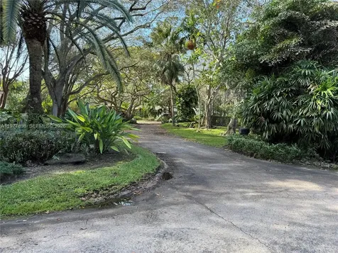 6399 SW 100th Street Pinecrest FL 33156