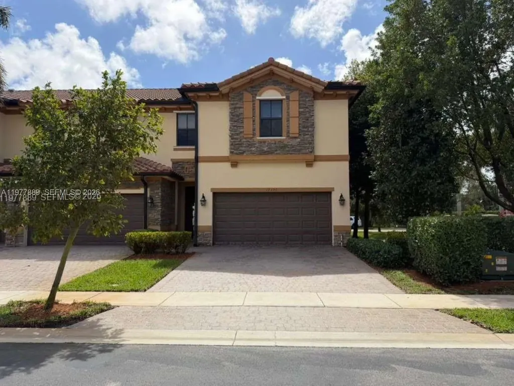 12350 S Village Circle Davie FL 33325