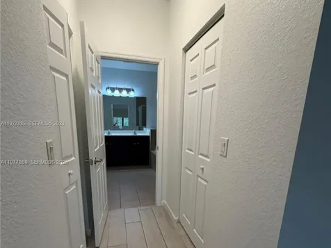 12350 S Village Circle Davie FL 33325