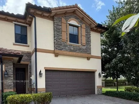 12350 S Village Circle Davie FL 33325