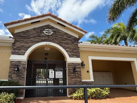 12350 S Village Circle Davie FL 33325