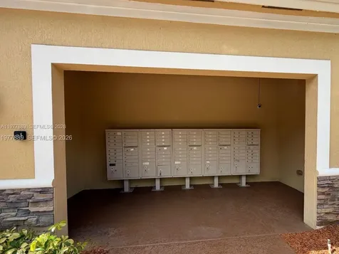 12350 S Village Circle Davie FL 33325