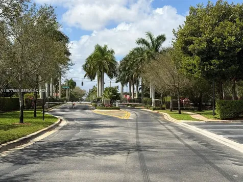 12350 S Village Circle Davie FL 33325