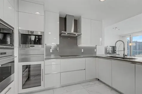 17475 Collins Avenue Miami Beach FL 33160