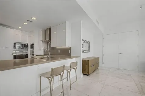 17475 Collins Avenue Miami Beach FL 33160