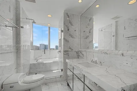 17475 Collins Avenue Miami Beach FL 33160